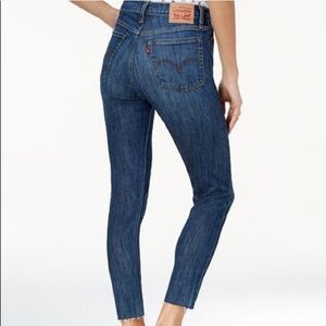 Levi's Wedgie Fit Women's Jeans Raw Crop